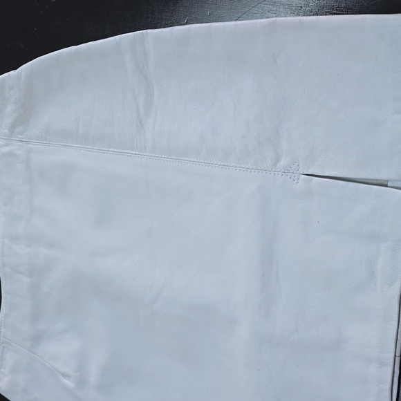 WHITE LEATHER SKIRT - Picture 3 of 6